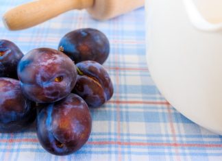 Kada bebi uvesti šljive i suve šljive?