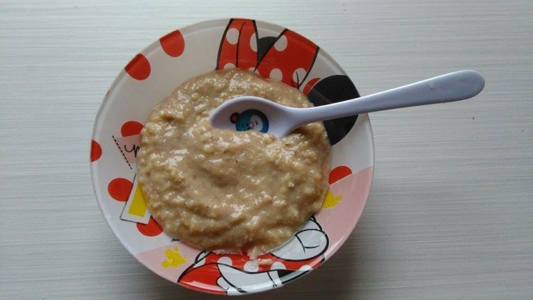 Kašica od prosa, banane, limuna i oraha