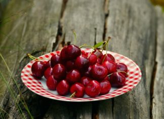 Kada bebi uvesti višnje i trešnje